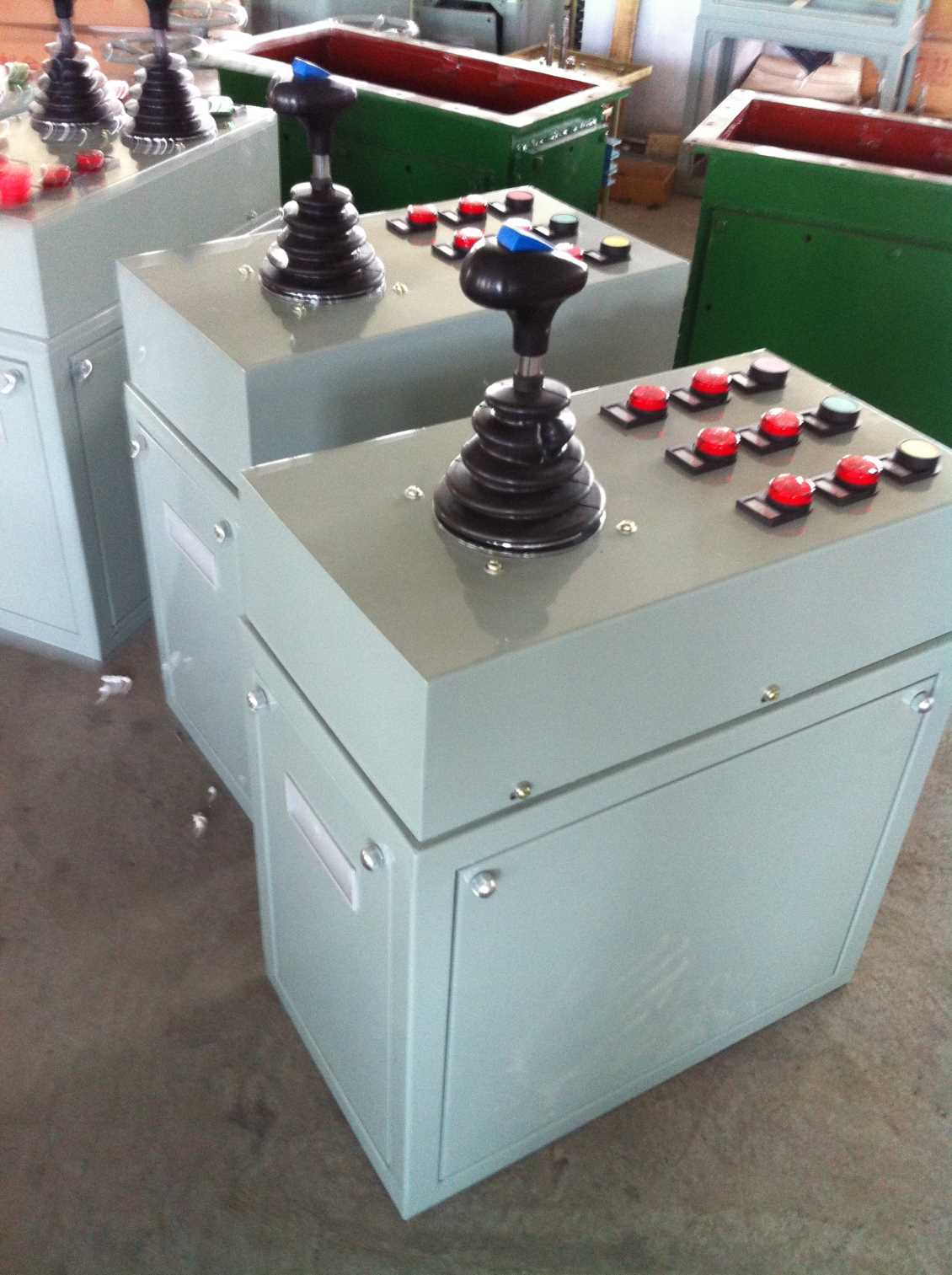 起重機聯(lián)動控制臺